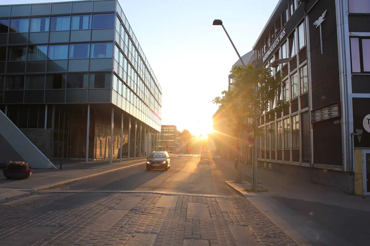 Low sun on Grønnegata in Tromsø